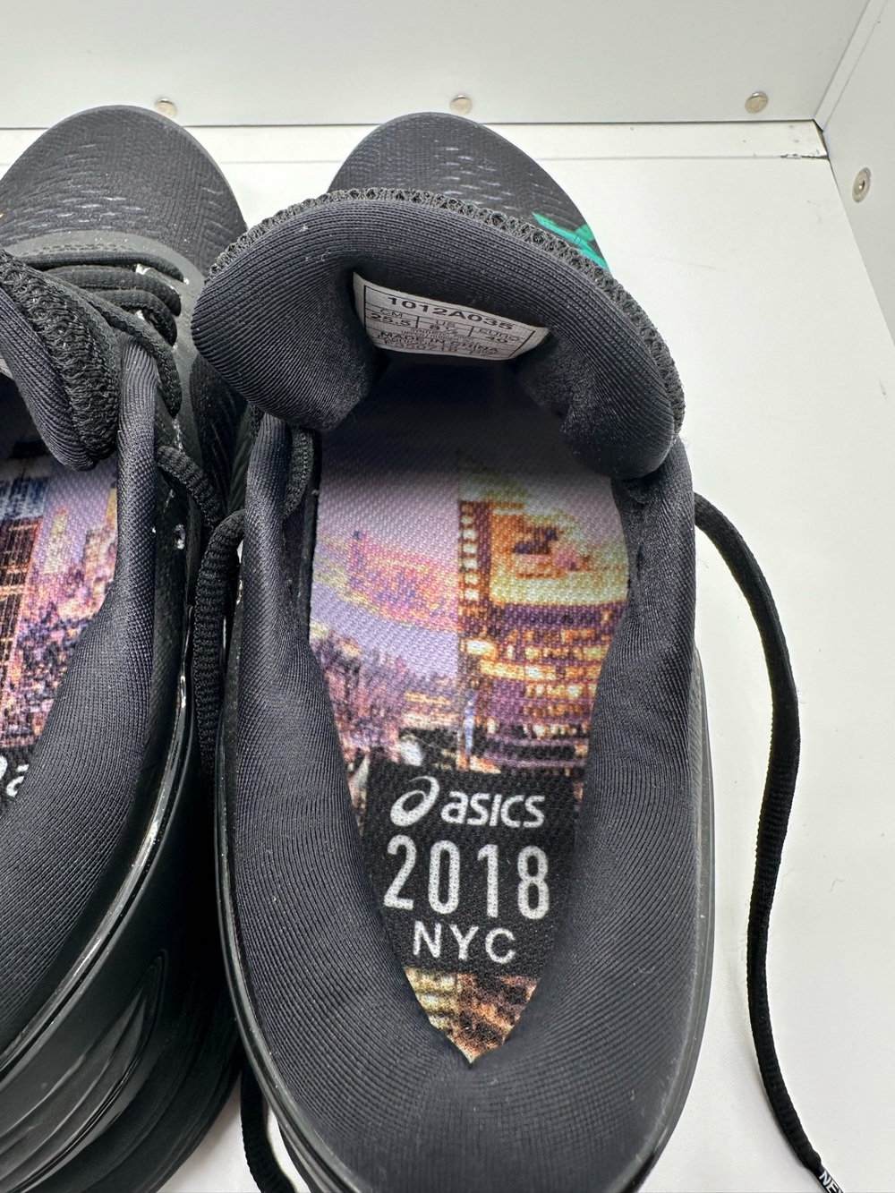 ASICS Gel Kayano 25~ 2018 New York City Limited Edition Running Shoes Size 8.5 - Picture 9 of 11